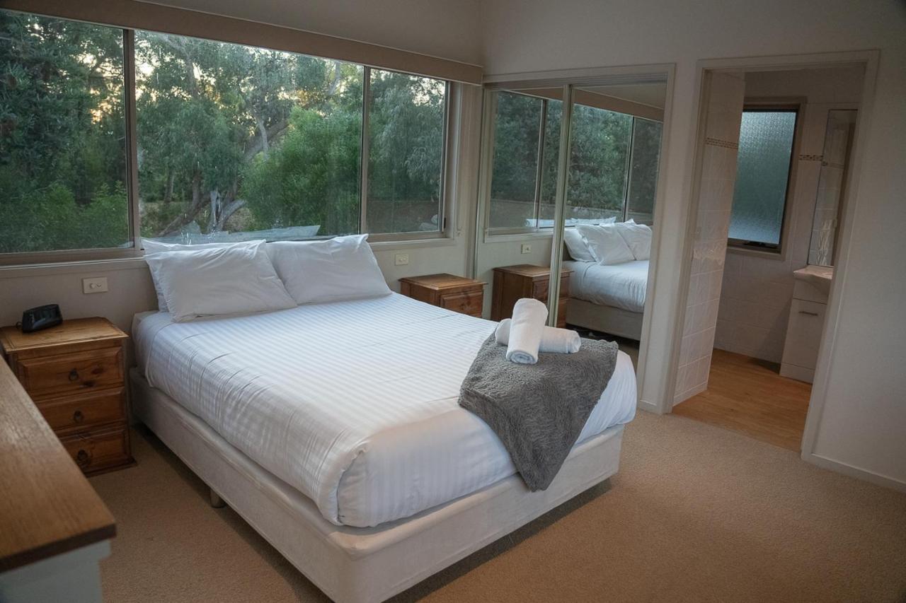 Villa Waterfront Retreat At Wattle Point Forge Creek Esterno foto
