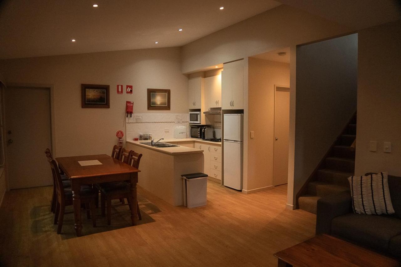 Villa Waterfront Retreat At Wattle Point Forge Creek Esterno foto