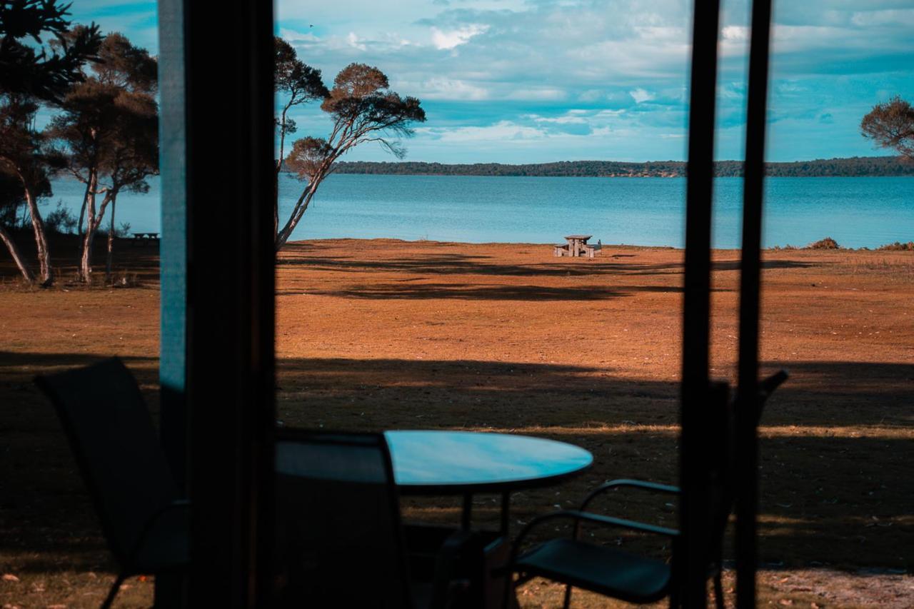 Villa Waterfront Retreat At Wattle Point Forge Creek Esterno foto